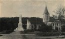 L\'Eglise et le Monument aux Morts<br>(Notre-Dame-de-Gravenchon) - Port-Jrme-sur-Seine