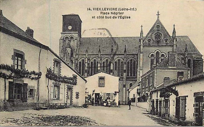 Vieillevigne - Place Ngrier et Ct Sud de l