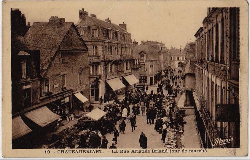 Chteaubriant - La rue Aristide Briand - Jour de March - Loire-Atlantique