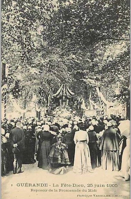 Gu�rande - La F�te-Dieu , 25 juin - Reposoir de la Promenade du midi - Loire-Atlantique