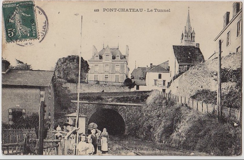 Pont-Ch�teau - Le Tunnel - Passage � niveau - Loire-Atlantique