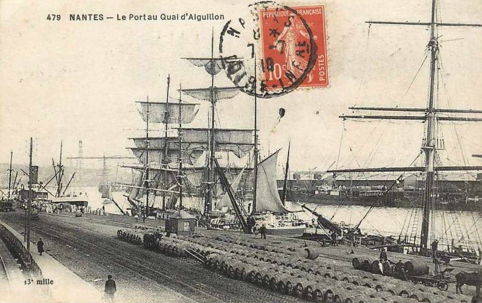 Nantes - Le Port au Quai d