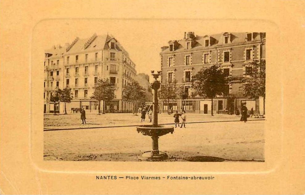 Nantes - Place Viarmes - Fontaine-abreuvoir - Loire-Atlantique