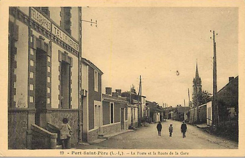 Port-Saint-Père - La Poste et Route de la Gare  - Loire-Atlantique