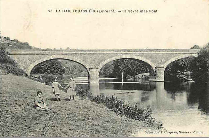 La Haie-Fouassi�re - La S�vre et le Pont - Loire-Atlantique
