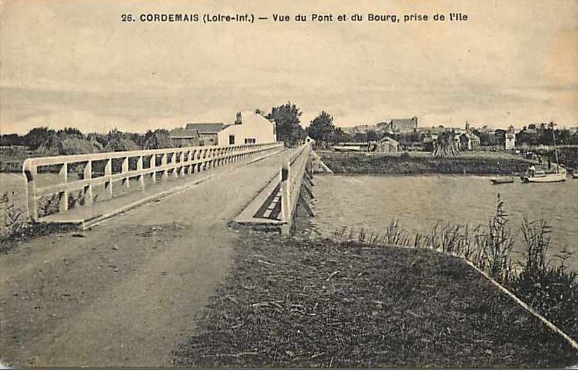 Cordemais - Vue du Pont et du Bourg , prise de l