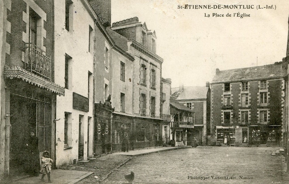 Saint-Étienne-de-Montluc - La Place de l