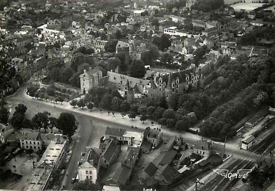 Ch�teaubriant - Le Ch�teau - Vue A�rienne - Loire-Atlantique