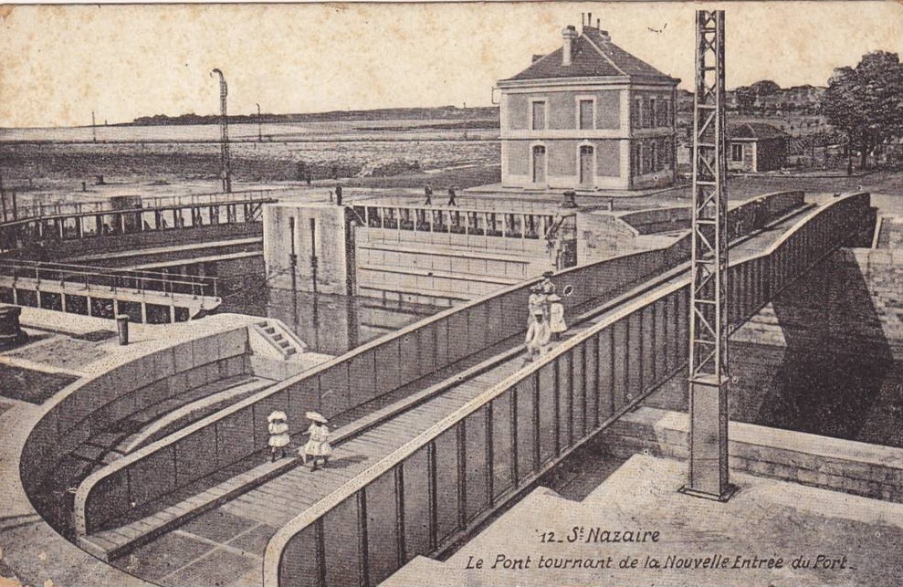 Saint-Nazaire - Le Pont Tournant de la Nouvelle Entrée du Port - Loire-Atlantique