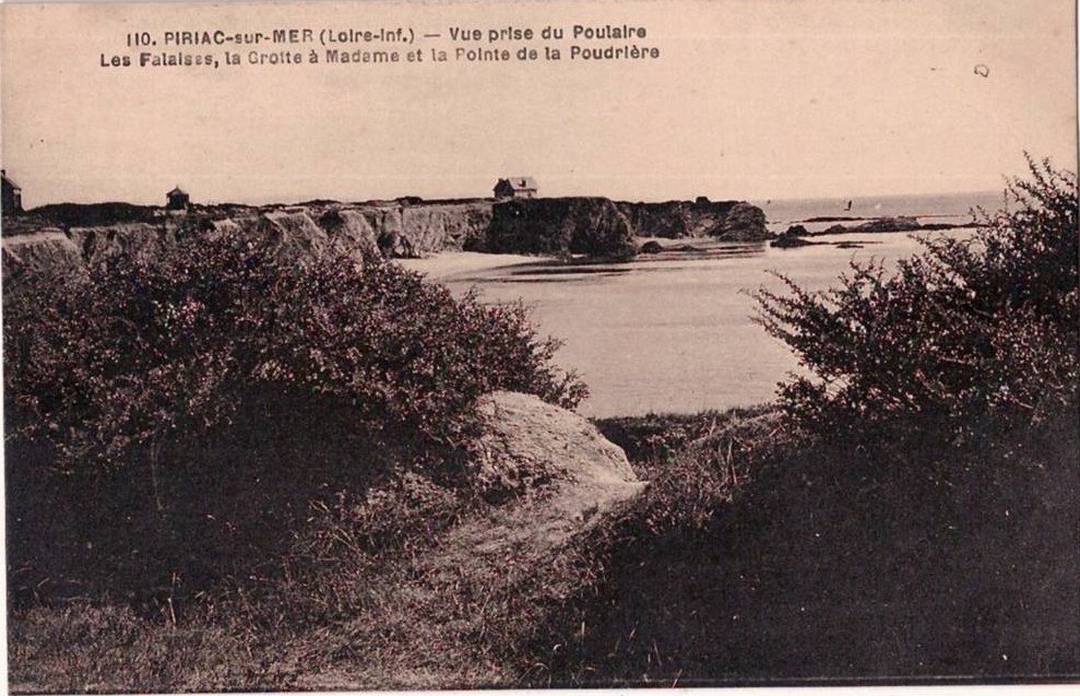 Piriac-sur-Mer - Vue prise du Poulaire - Les Falaises - La Grotte à Madame Chapeau - Loire-Atlantique