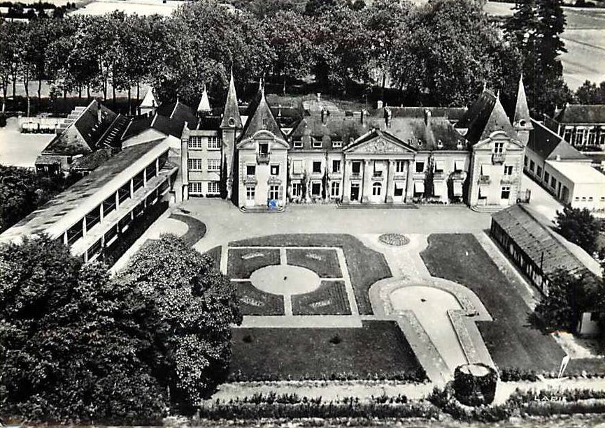 En avion au dessus de Mauves -Ch�teau de la Droiti�re  - Loire-Atlantique