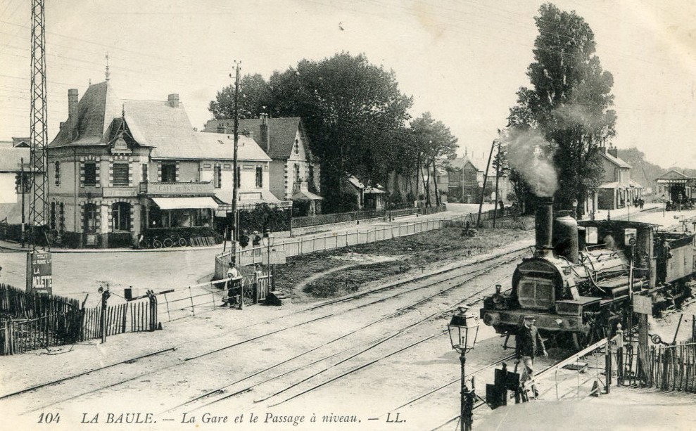 La Baule - La Gare et le Passage � Niveau - Loire-Atlantique