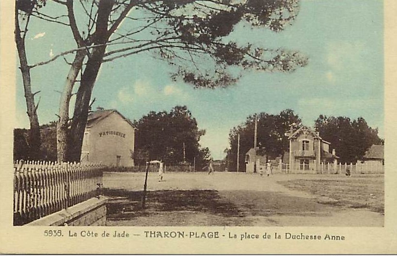 Tharon-Plage - La Place de la Duchesse Anne - Loire-Atlantique