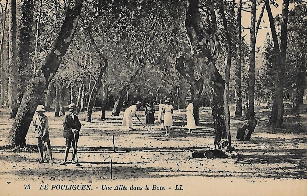 Le Pouliguen - Une All�e dans le Bois  - Loire-Atlantique