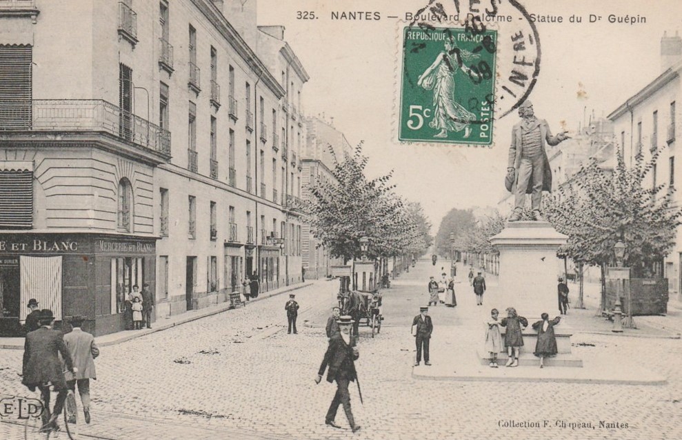 Nantes - Boulevard Delorme - Statue du Docteur Gu�pin - Loire-Atlantique