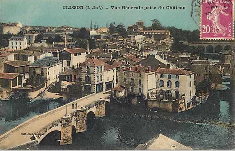 Clisson - Vue G�n�rale a�rienne prise du Ch�teau - Loire-Atlantique