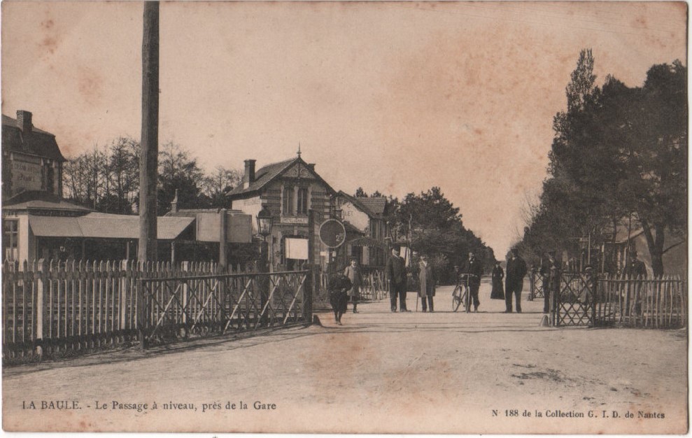 La Baule - La Passage � niveau pr�s de la Gare - Loire-Atlantique