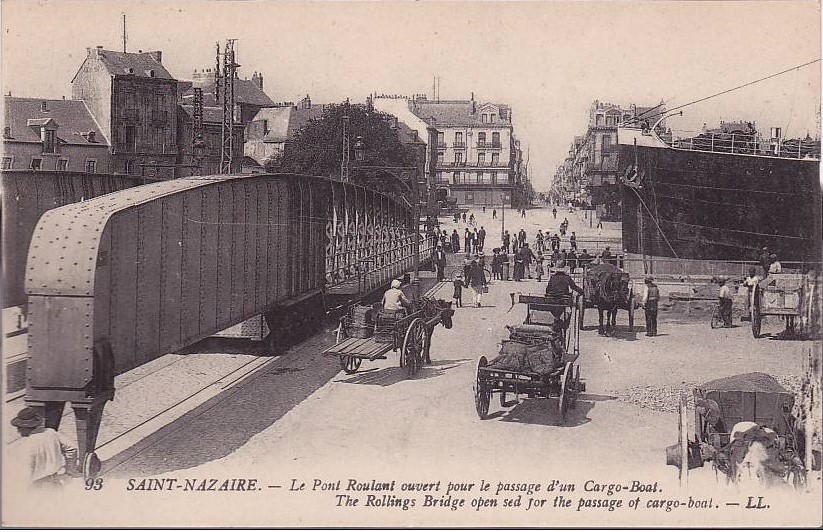Saint-Nazaire - Le Pont roulant ouvert pour Le Passage d