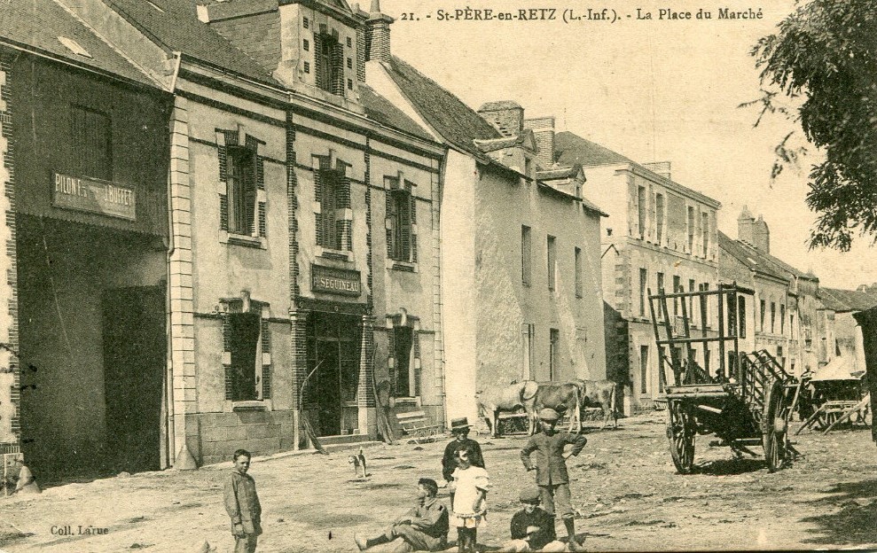 Saint-Père-en-Retz - La Place du Marché - Loire-Atlantique