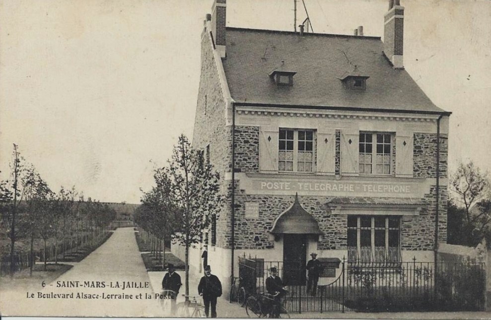 Saint-Mars-la-Jaille - Boulevard Alsace-Lorraine et la Poste - Loire-Atlantique