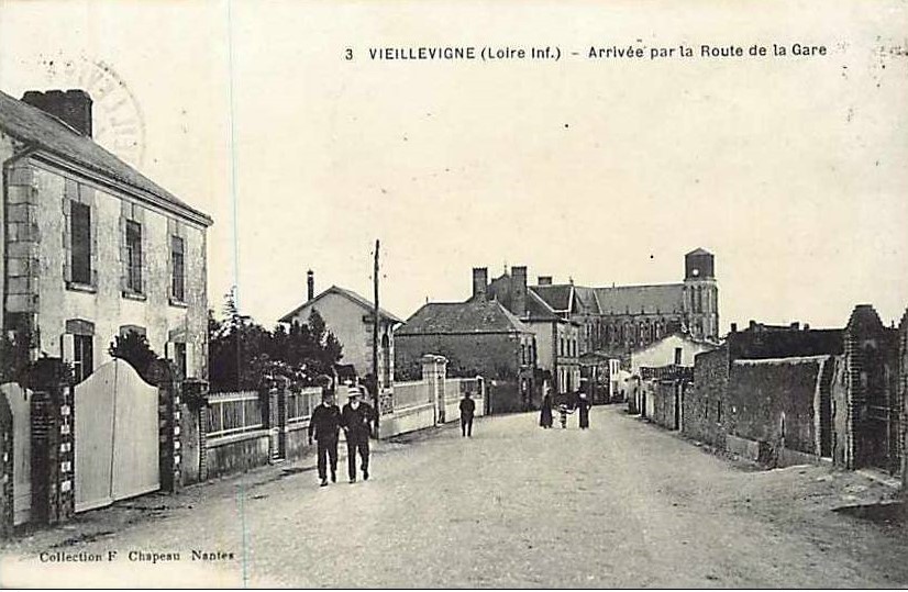 Vieillevigne - Arriv�e par la route de la Gare - Loire-Atlantique