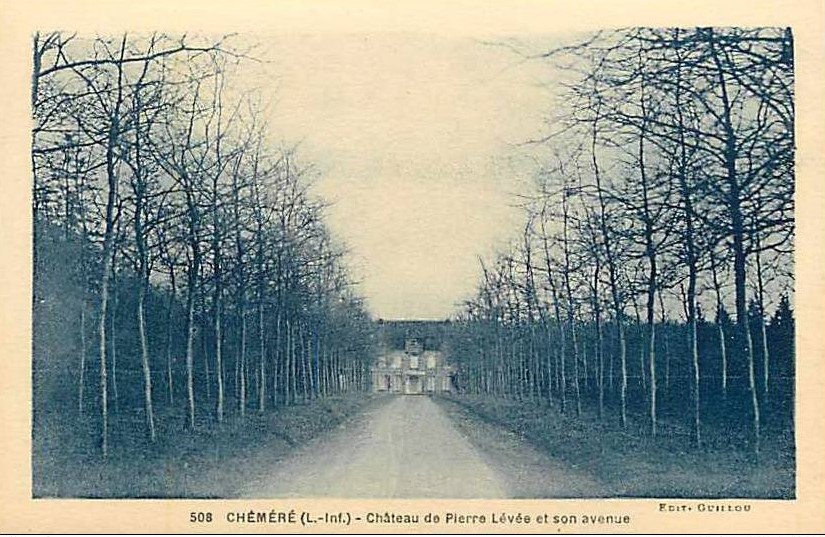 Ch�m�r� - Ch�teau de Pierre-Lev�e - Avenue - Loire-Atlantique
