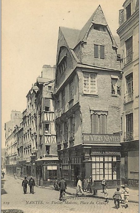 Nantes - Vieilles Maisons Place du change - Loire-Atlantique