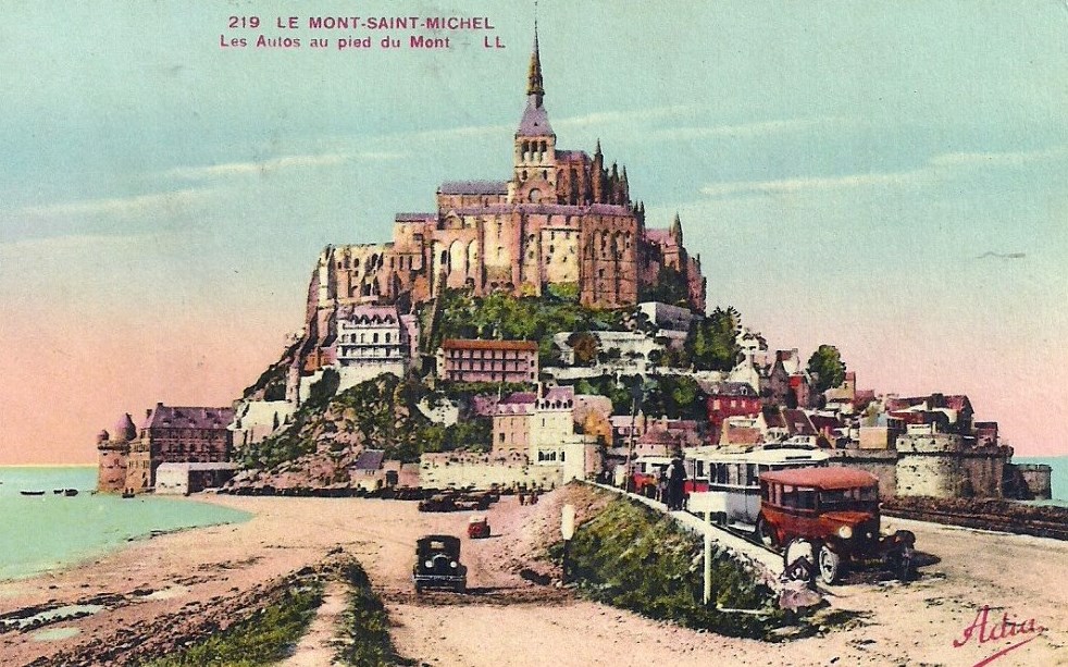 MONT SAINT-MICHEL - Les autos au pied du mont - Manche (50) - Normandie