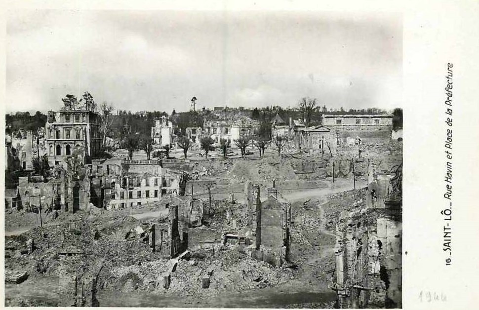 Saint-Lô - Ruines de 1944 - Rue Havin et Place de la Préfecture - Manche (50) - Normandie