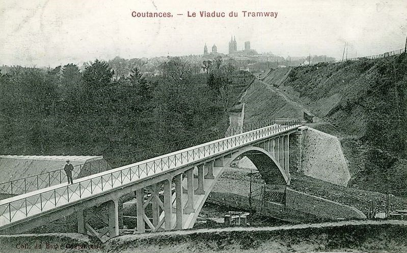 Coutances - Le viaduc du tramway - Manche (50) - Normandie