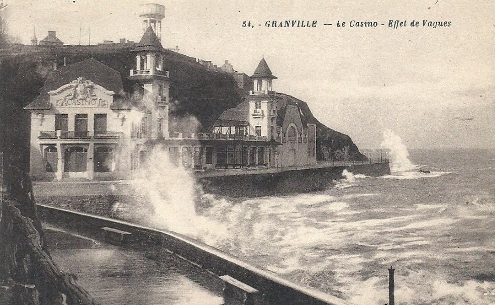 GRANVILLE - Le Casino - Effet de vagues - Manche (50) - Normandie