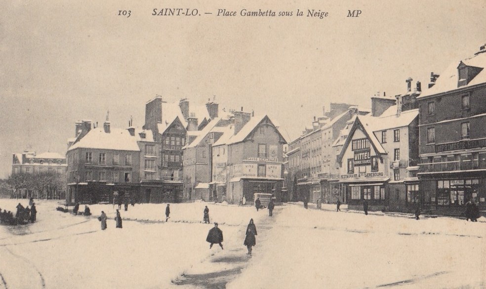 Saint-Lô - Place Gambetta sous la neige  - Manche (50) - Normandie