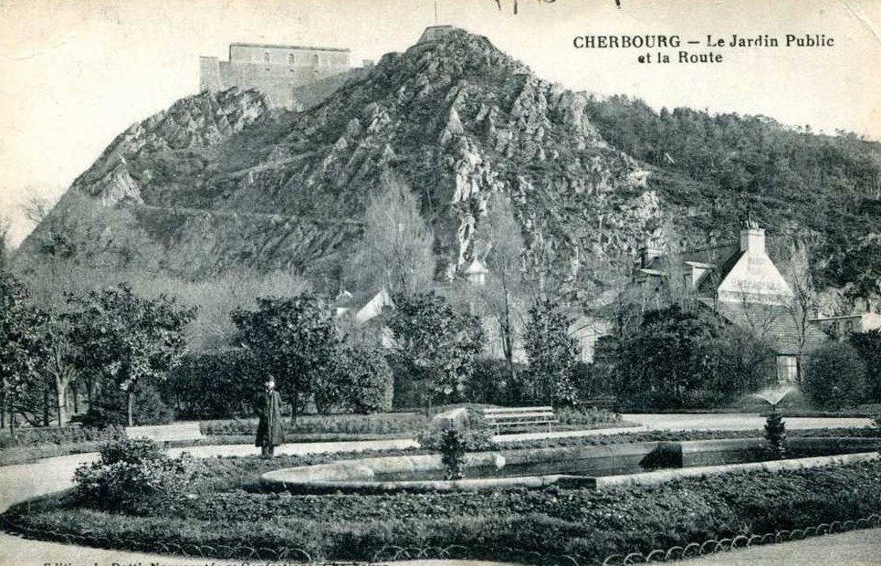 Cherbourg - Le jardin public et la route  - Manche (50) - Normandie
