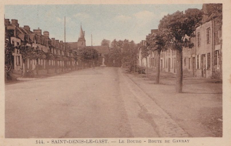 Saint-Denis-le-Gast Le Bourg - Route de Gavray - Manche (50) - Normandie