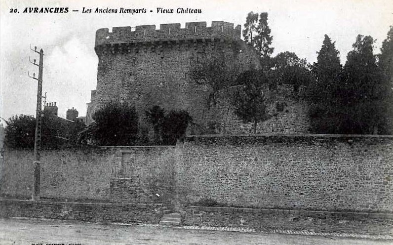 AVRANCHES - LES ANCIENS REMPARTS VIEUX CHÂTEAU - Manche (50) - Normandie