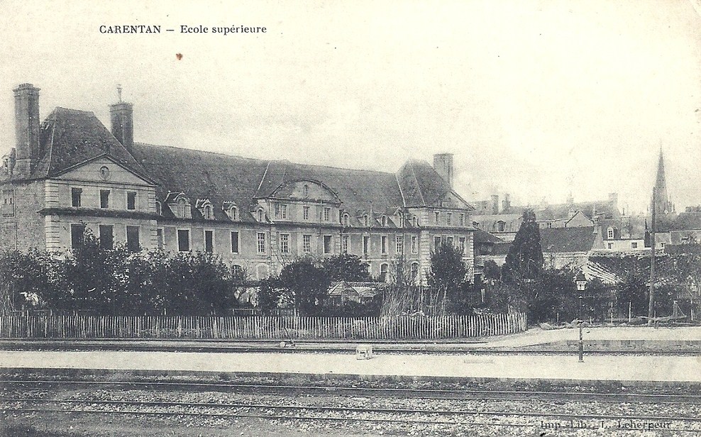 CARENTAN - École supérieure - Manche (50) - Normandie