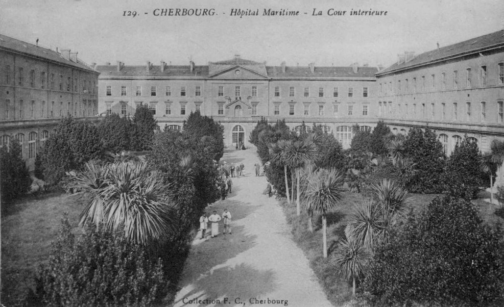 Cherbourg - Hôpital Maritime - La Cour Intérieure - Manche (50) - Normandie
