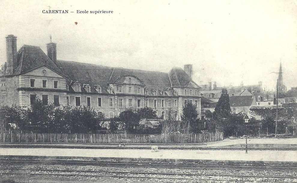CARENTAN - École supérieure - Manche (50) - Normandie