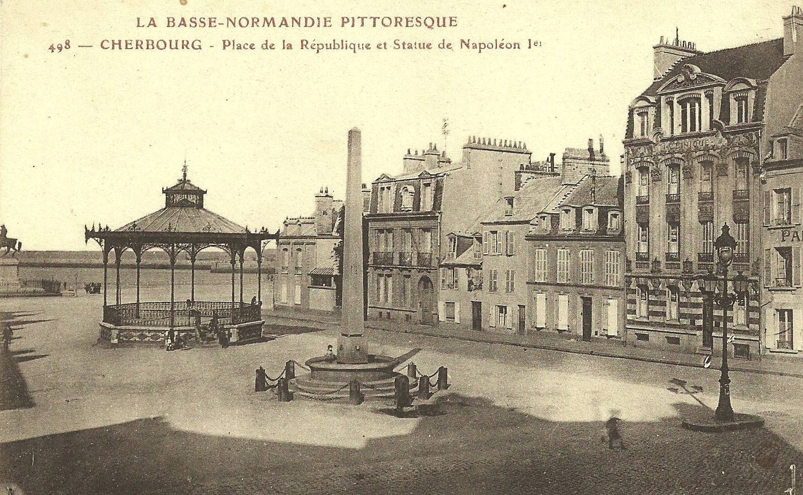 Cherbourg - Place de la République et Statue de Napoléon Ier - Manche (50) - Normandie