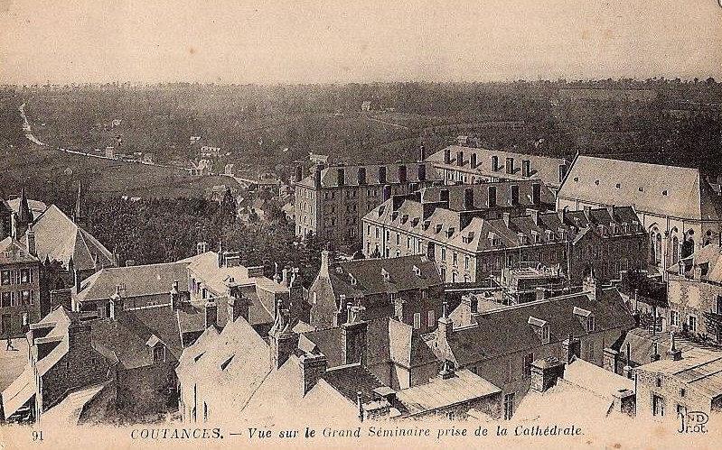 Coutances - Vue sur le Grand Séminaire Prise de la Cathédrale  - Manche (50) - Normandie