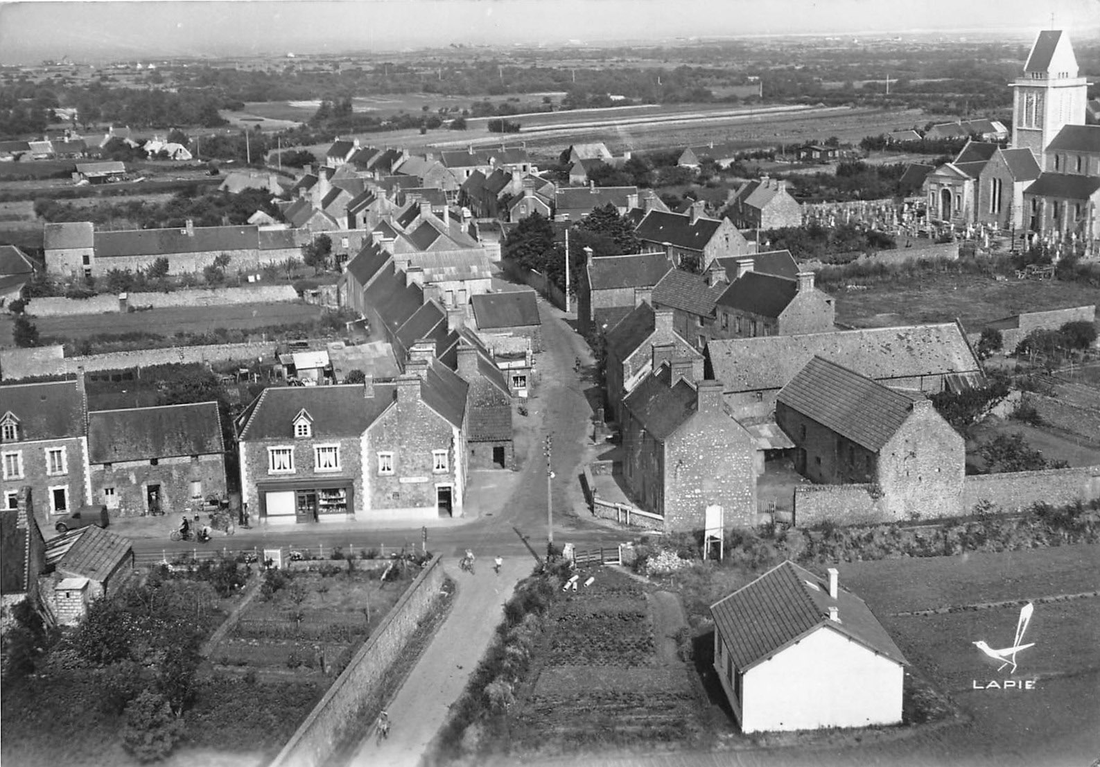Pirou- Le bourg - Vue générale - 50 - Manche