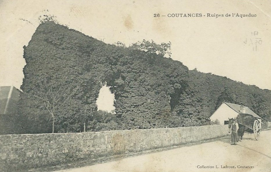 COUTANCES -Ruines de l