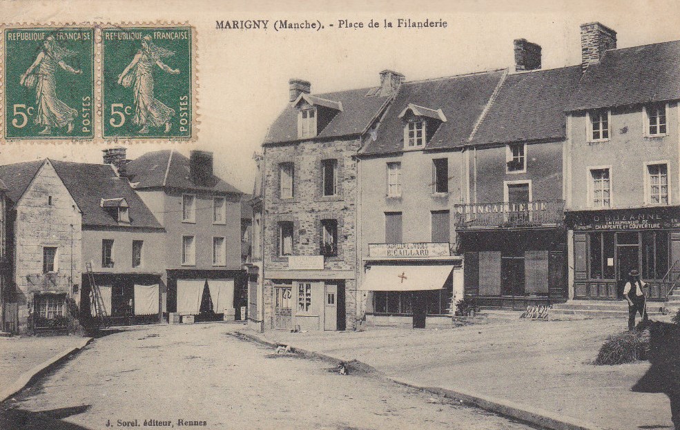 Marigny - Place de la Filanderie - Manche (50) - Normandie