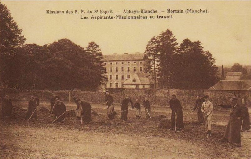Mortain - Abbaye blanche - Aspirants Missionnaires au Travail - 1928 - Manche (50) - Normandie