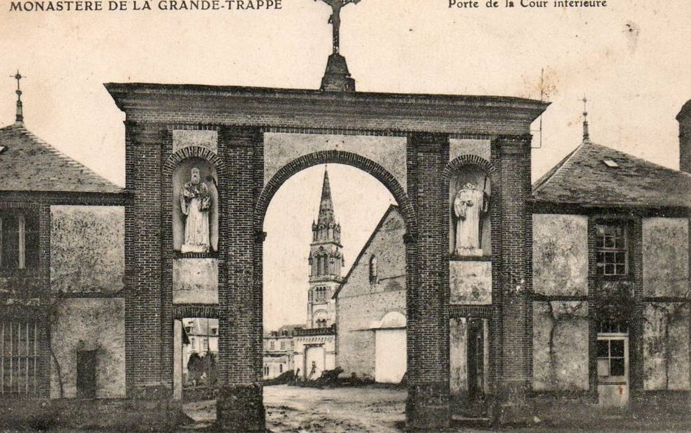 Soligny-la-Trappe - Monastère de la Grande Trappe - Porte de la Cour Intérieure - 61 - Orne