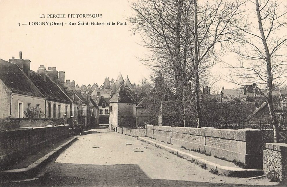 Longny - La rue Saint-Hubert et le Pont - 61 - Orne