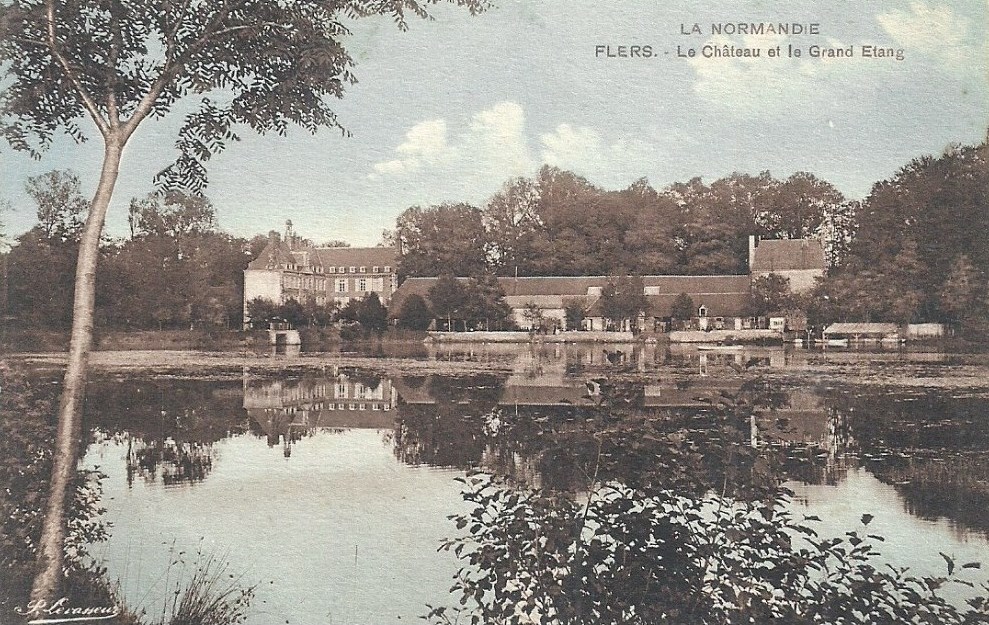 Flers -Le Château et le Grand Étang - 61 - Orne