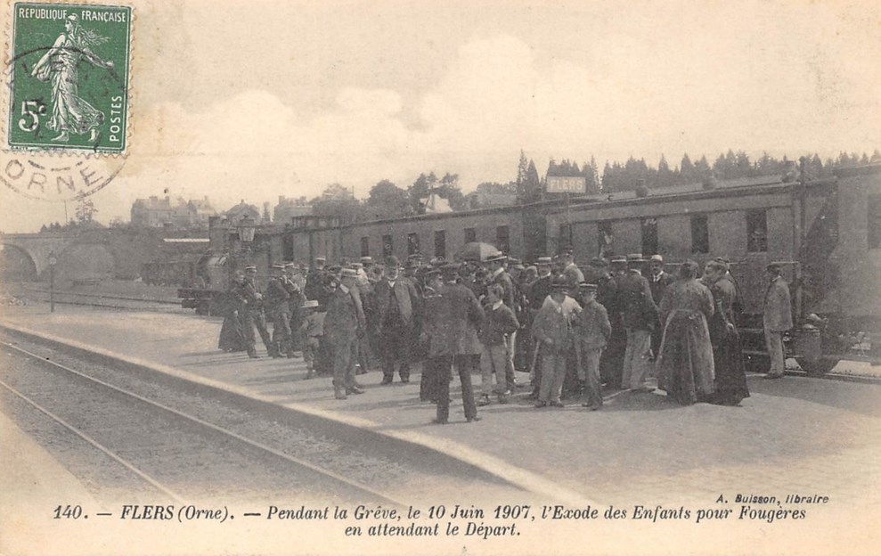 Flers - Pendant la Grève 10 Juin 1907 - Exode des Enfants pour Fougères - 61 - Orne