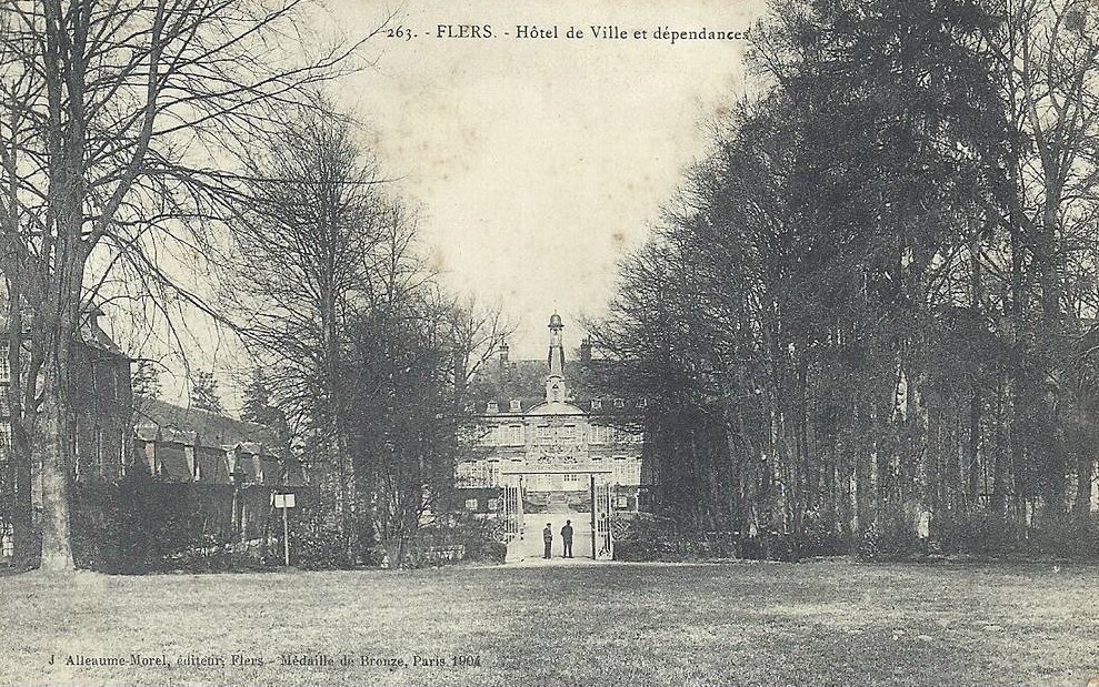 Flers - Hôtel de Ville et Dépendances - 61 - Orne