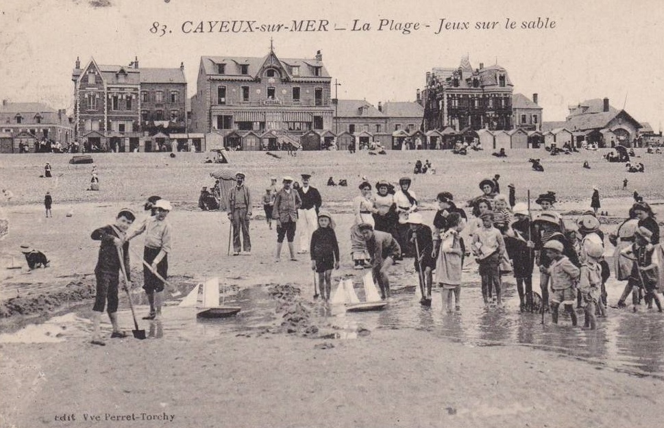 CAYEUX sur MER : La Plage -Jeux sur le Sable